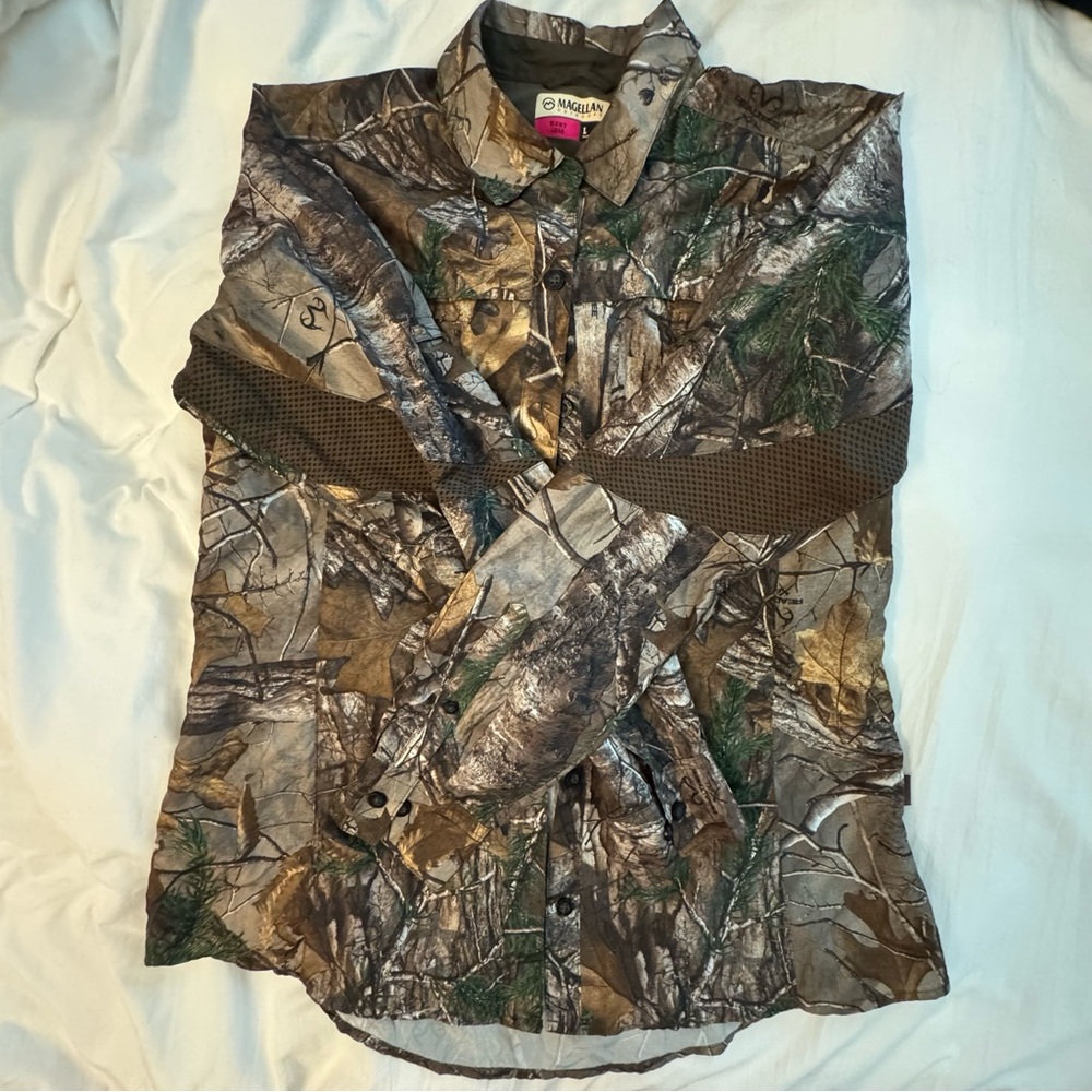 Magellan Outdoors lightweight shirt Size L EUC